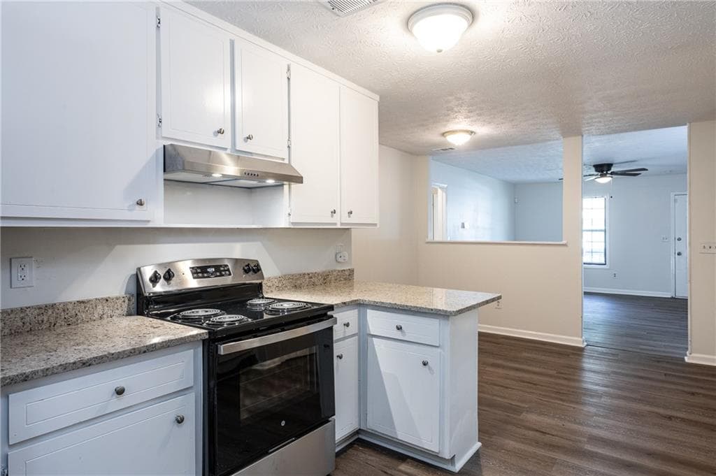 2 bedroom, 2 bathroom, 1,082 sq ft duplex for rent at 511 Downing Street, Lawrenceville, GA 30046 for $1,350 a month — photo 1 of 23