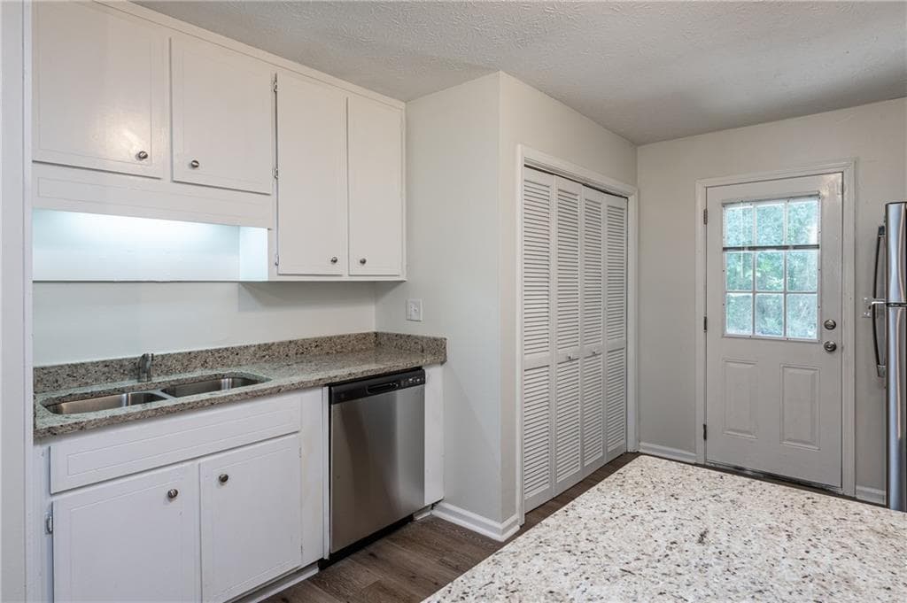 2 bedroom, 2 bathroom, 1,082 sq ft duplex for rent at 511 Downing Street, Lawrenceville, GA 30046 for $1,350 a month — photo 4