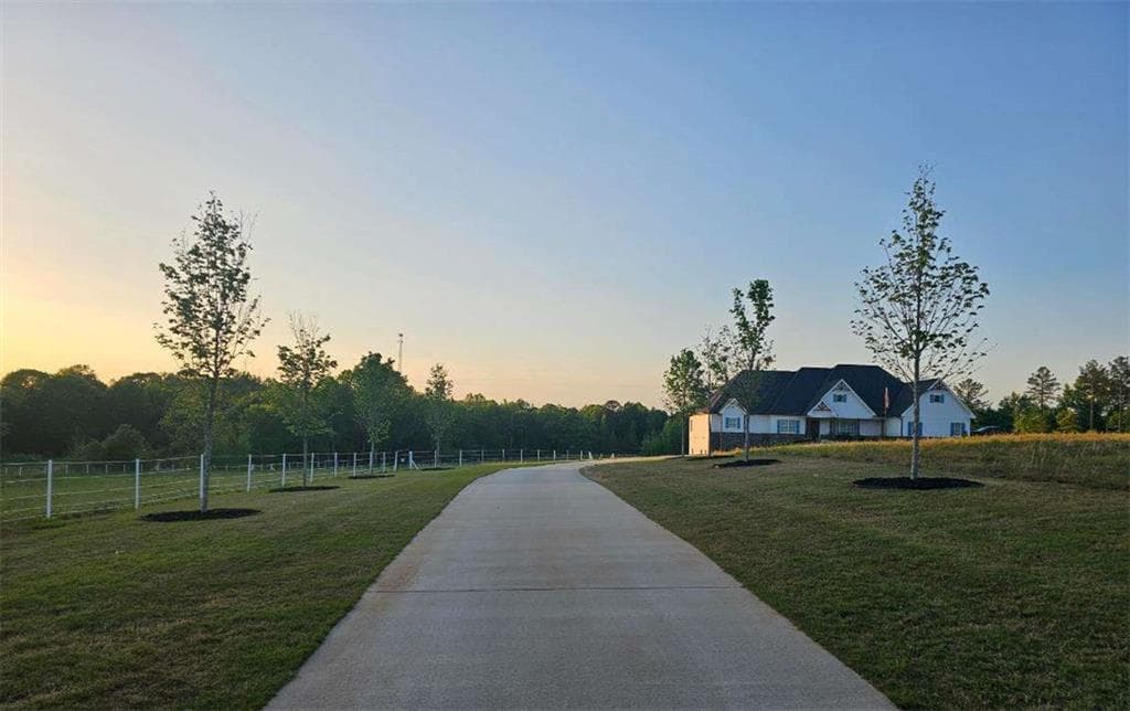 5 bedroom, 6 bathroom, 7,100 sq ft single family residence for sale at 433 Clover Drive, Social Circle, GA 30025 — photo 5