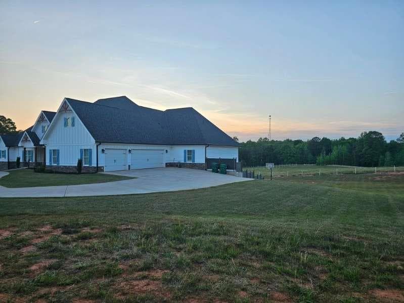 5 bedroom, 6 bathroom, 7,100 sq ft single family residence for sale at 433 Clover Drive, Social Circle, GA 30025 — photo 6