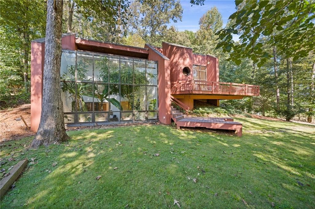 3 bedroom, 3 bathroom, 2,196 sq ft single family residence for sale at 253 Lakeshore Drive, Berkeley Lake, GA 30096 — photo 3