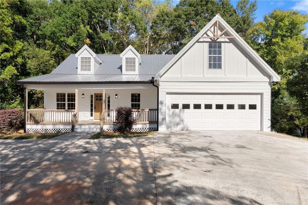 5 bedroom, 3 bathroom, 3,066 sq ft single family residence for sale at 671 Ebenezer Church Road, Jefferson, GA 30549 — photo 1 of 59