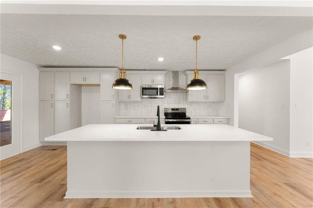 5 bedroom, 3 bathroom, 3,066 sq ft single family residence for sale at 671 Ebenezer Church Road, Jefferson, GA 30549 — photo 4
