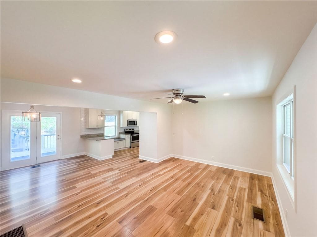 3 bedroom, 2 bathroom, 1,358 sq ft single family residence for sale at 4141 E Fairview Road, Stockbridge, GA 30281 — photo 3