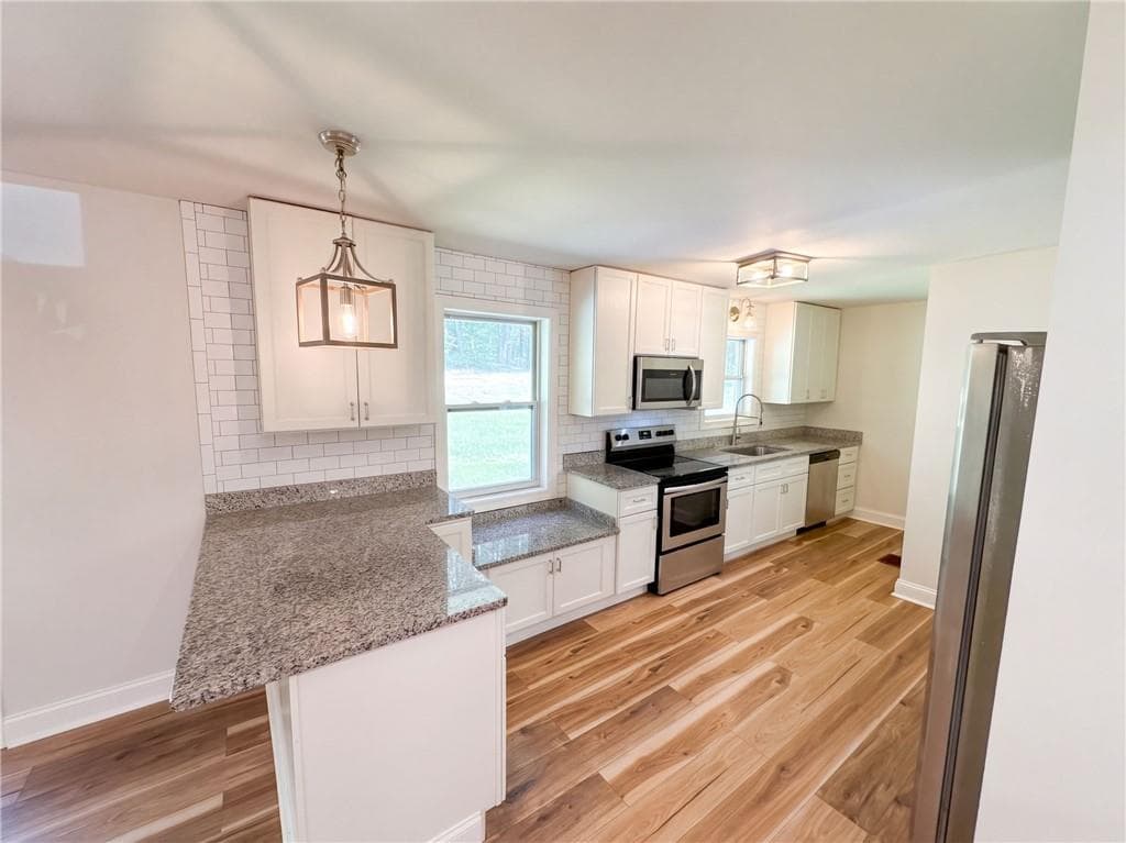 3 bedroom, 2 bathroom, 1,358 sq ft single family residence for sale at 4141 E Fairview Road, Stockbridge, GA 30281 — photo 7