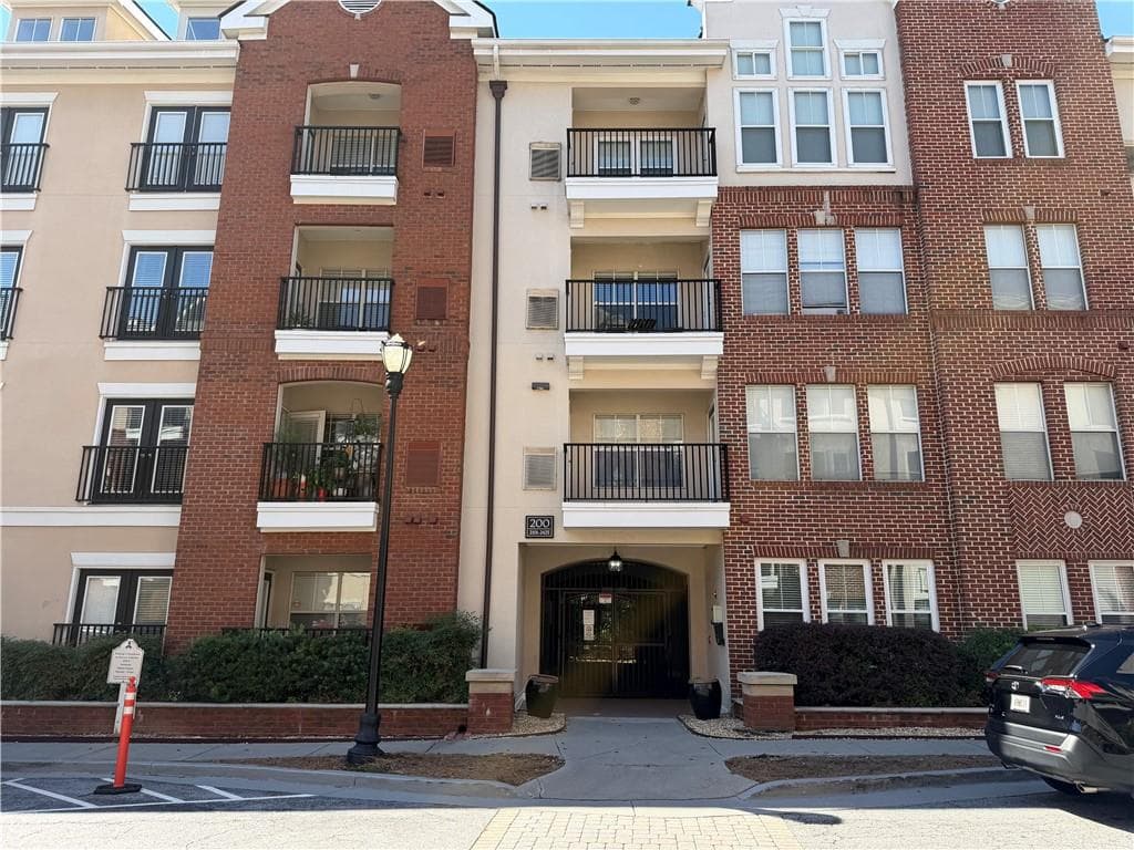 2 bedroom, 2 bathroom, 1,168 sq ft condominium for rent at 1850 Cotillion Drive 2116, Dunwoody, GA 30338 for $2,200 a month — photo 1 of 26