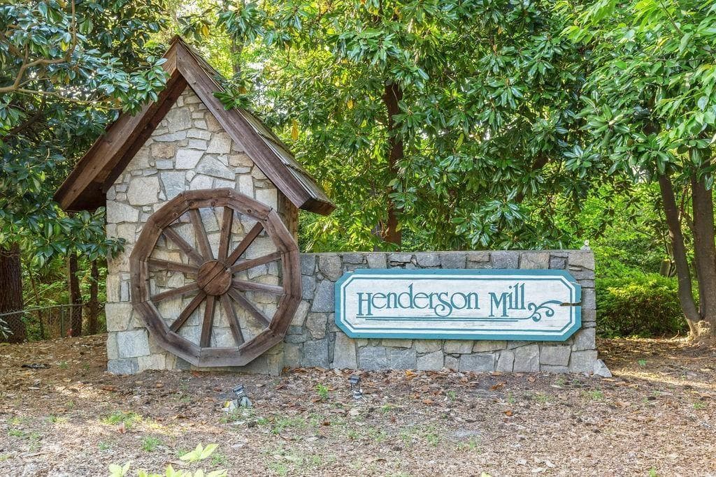 2 bedroom, 2 bathroom, 1,205 sq ft condominium for sale at 3226 Henderson Mill Road 1, Atlanta, GA 30341 — photo 4