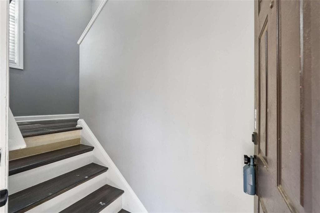 1 bedroom, 1 bathroom, 785 sq ft condominium for sale at 2178 River Heights Court, Marietta, GA 30067 — photo 3