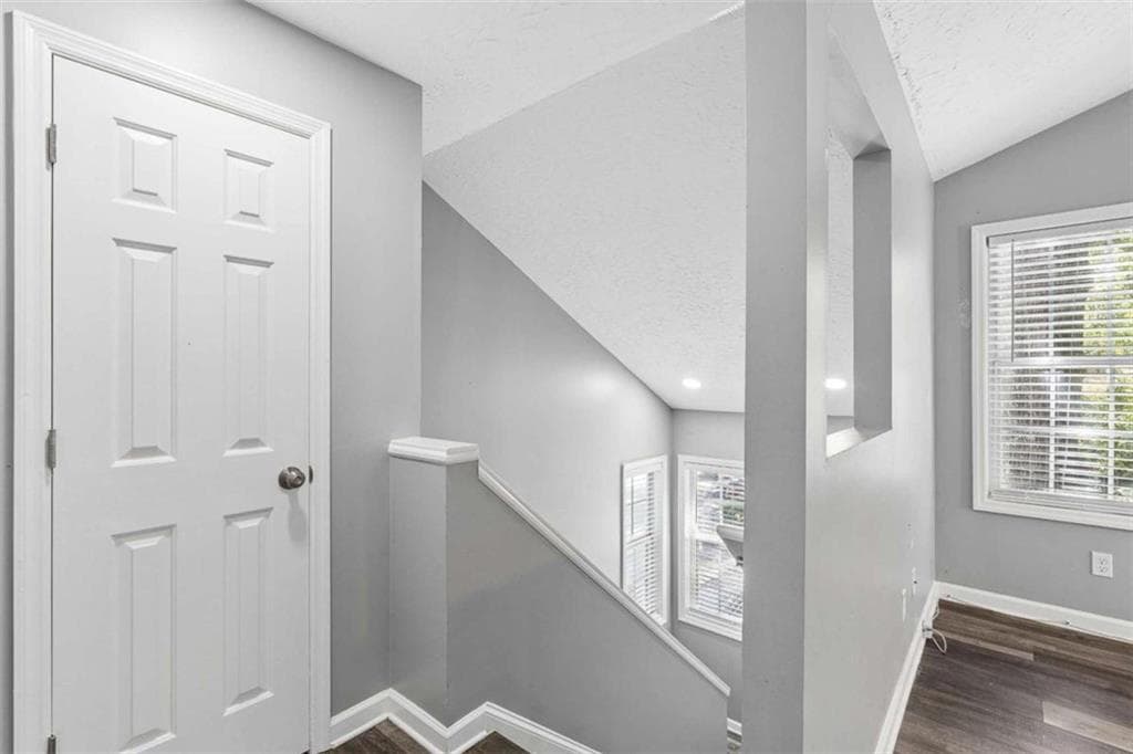 1 bedroom, 1 bathroom, 785 sq ft condominium for sale at 2178 River Heights Court, Marietta, GA 30067 — photo 4