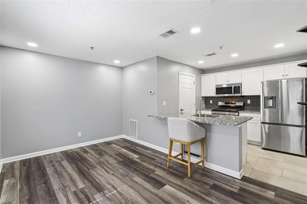 1 bedroom, 1 bathroom, 785 sq ft condominium for sale at 2178 River Heights Court, Marietta, GA 30067 — photo 10