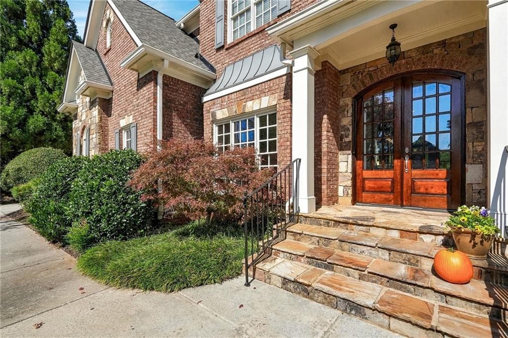 6 bedroom, 5 bathroom, 6,628 sq ft single family residence for sale at 3951 Chapel Grove Drive, Marietta, GA 30062 — photo 3