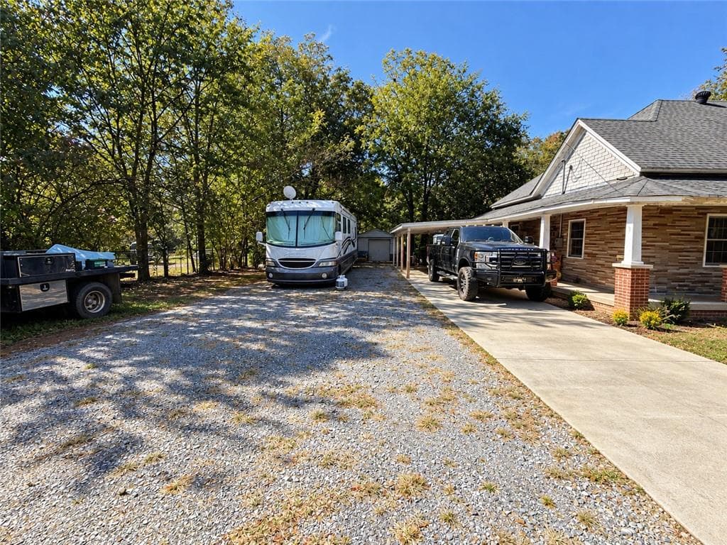 3 bedroom, 2 bathroom, 1,672 sq ft single family residence for sale at 278 North Avenue, Fairmount, GA 30139 — photo 2