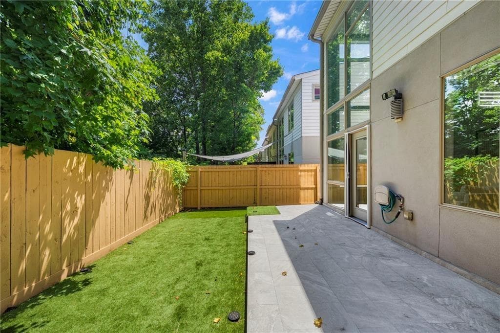 2 bedroom, 2 bathroom, 1,400 sq ft townhouse for rent at 1344 Rietveld Row, Atlanta, GA 30318 for $3,200 a month — photo 5