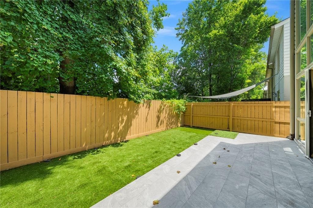 2 bedroom, 2 bathroom, 1,400 sq ft townhouse for rent at 1344 Rietveld Row, Atlanta, GA 30318 for $3,200 a month — photo 7