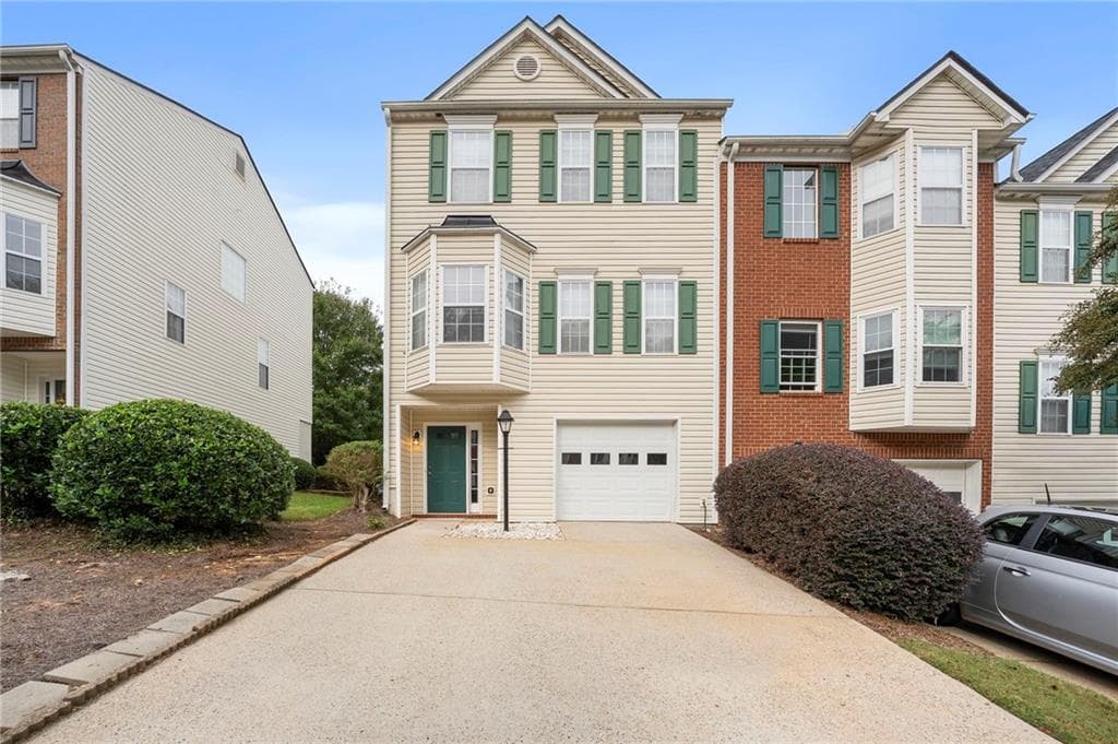3 bedroom, 4 bathroom, 1,886 sq ft townhouse for sale at 1315 Pilgrim Lake Drive, Cumming, GA 30040 — photo 2