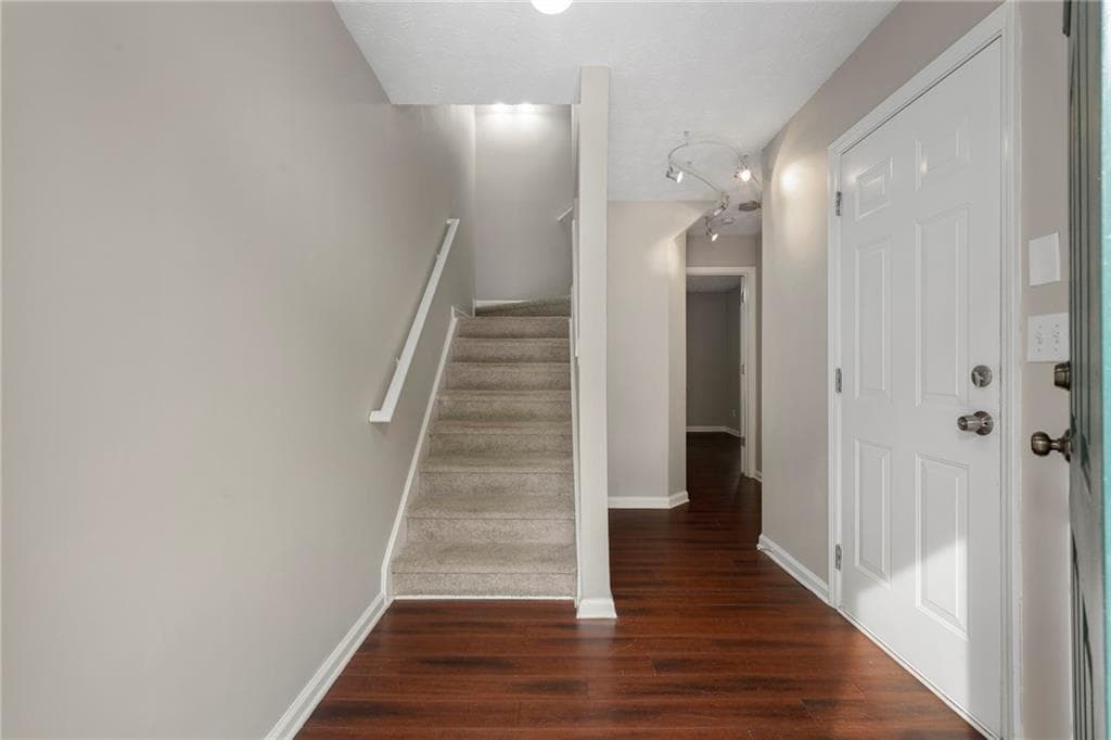 3 bedroom, 4 bathroom, 1,886 sq ft townhouse for sale at 1315 Pilgrim Lake Drive, Cumming, GA 30040 — photo 9