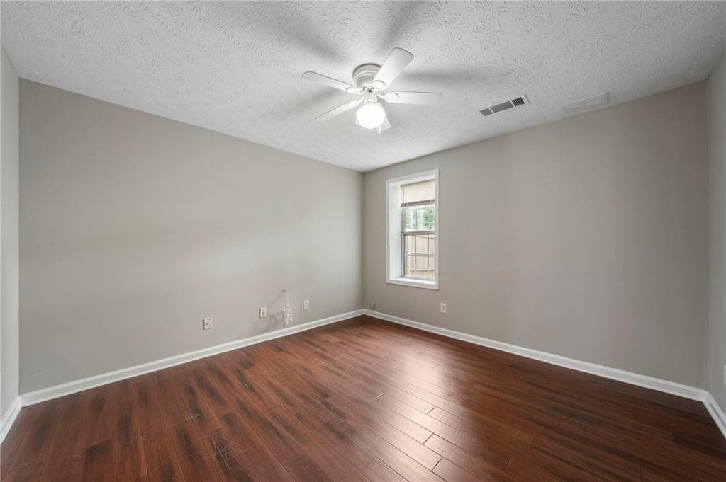 3 bedroom, 4 bathroom, 1,886 sq ft townhouse for sale at 1315 Pilgrim Lake Drive, Cumming, GA 30040 — photo 10