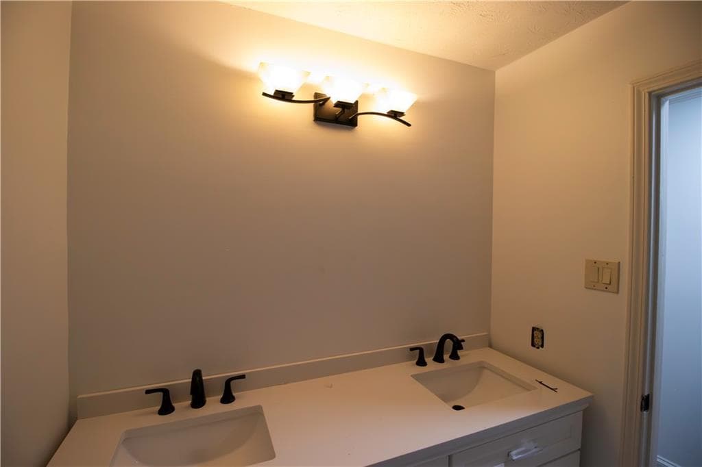 3 bedroom, 3 bathroom, 1,397 sq ft single family residence for rent at 1292 Monfort Road, Lawrenceville, GA 30046 for $2,900 a month — photo 9