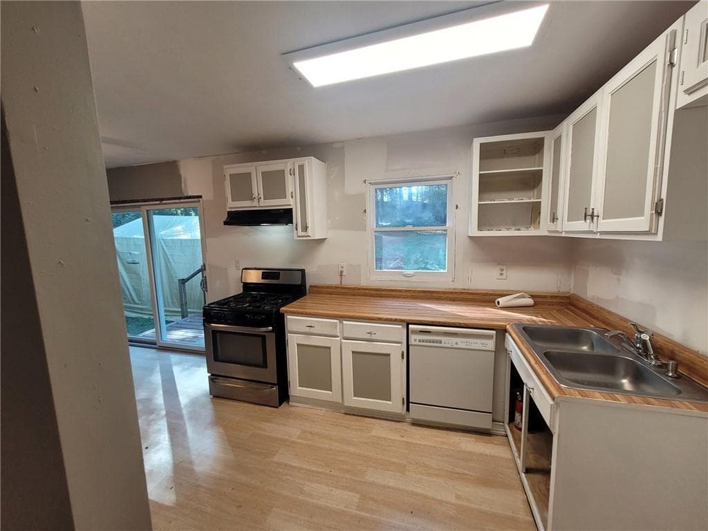 3 bedroom, 1 bathroom, 1,344 sq ft single family residence for sale at 1400 Sycamore Drive, Kennesaw, GA 30152 — photo 5