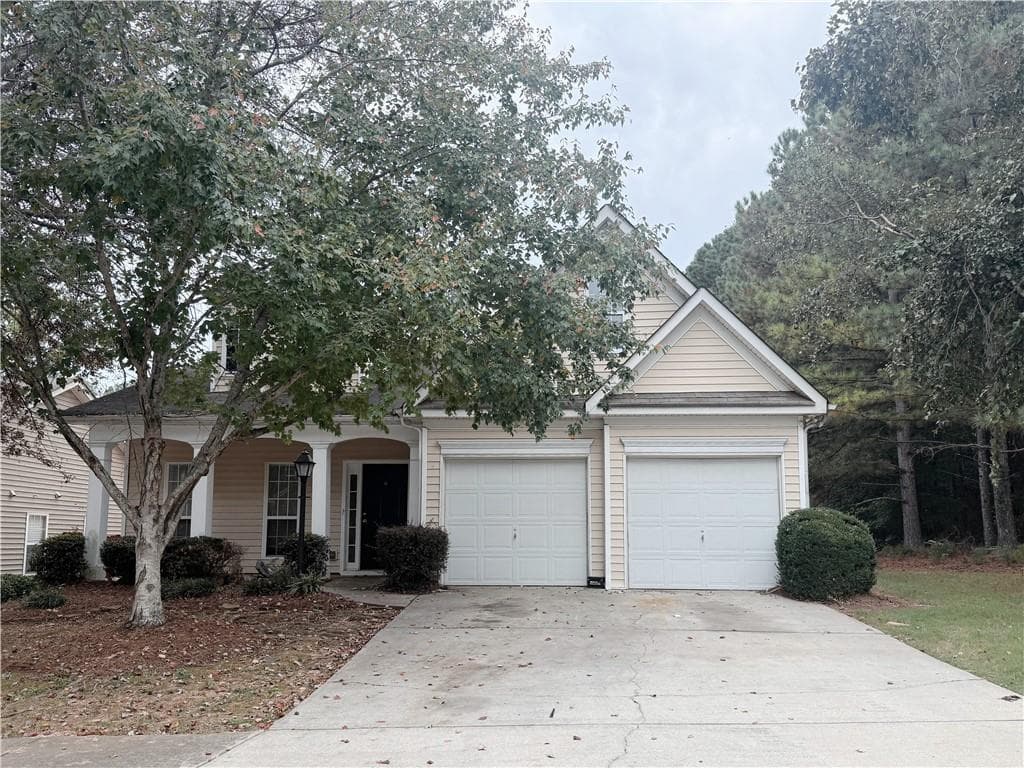 3 bedroom, 2 bathroom, 1,770 sq ft single family residence for rent at 203 Kingfisher Point, Stockbridge, GA 30281 for $2,100 a month