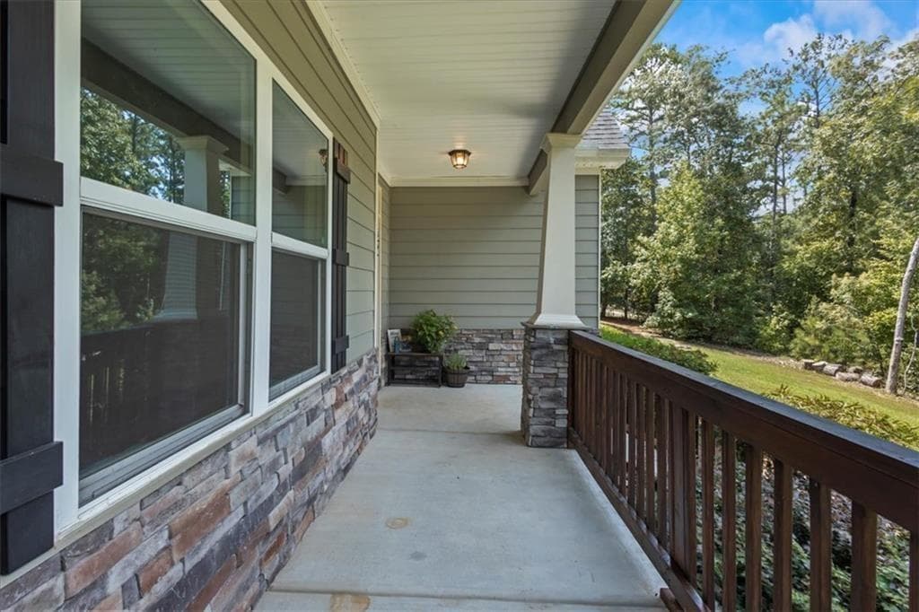 4 bedroom, 3 bathroom, 2,651 sq ft single family residence for sale at 102 River Point Road, Jackson, GA 30233 — photo 5