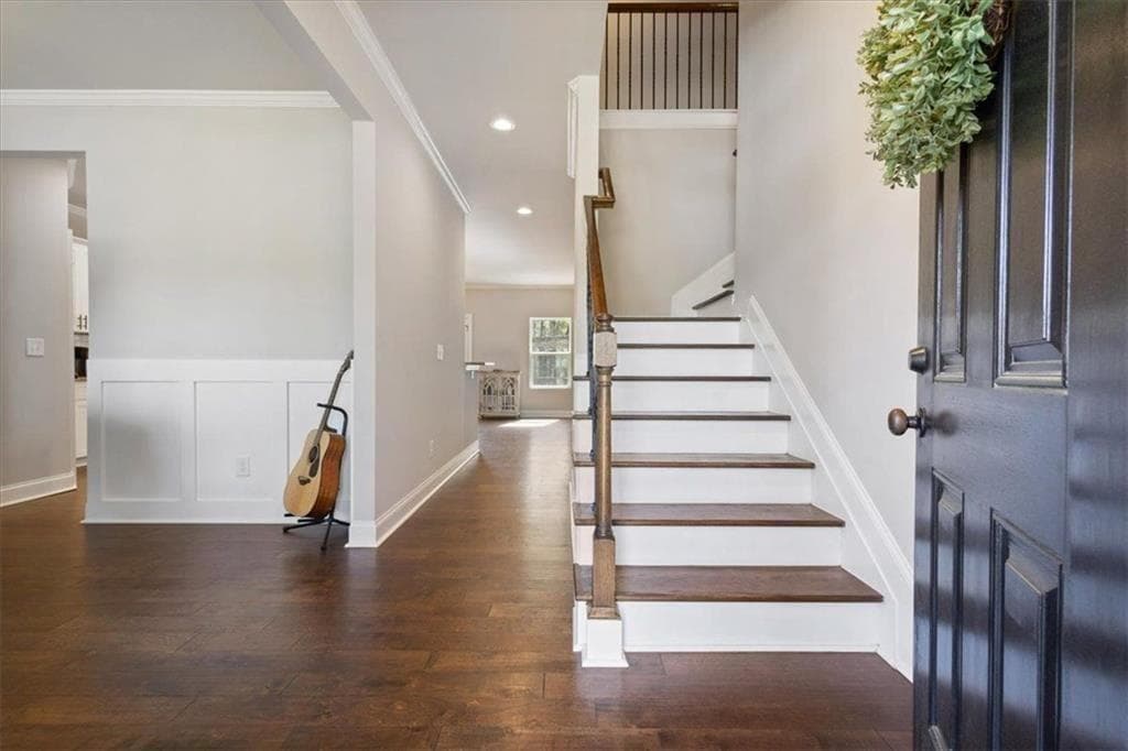 4 bedroom, 3 bathroom, 2,651 sq ft single family residence for sale at 102 River Point Road, Jackson, GA 30233 — photo 7