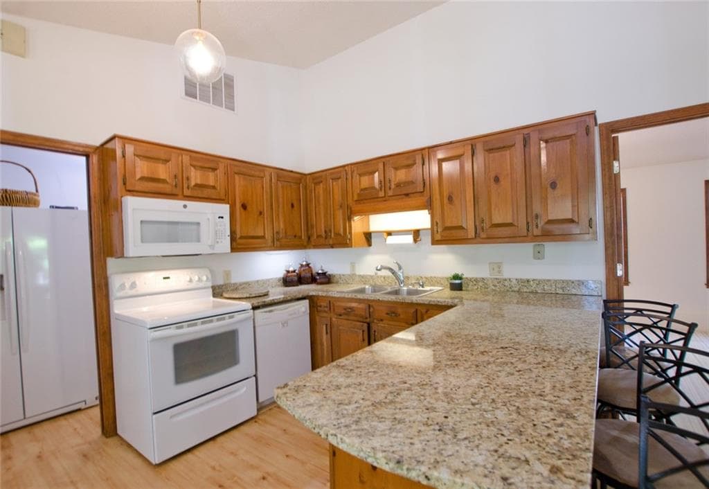 2 bedroom, 2 bathroom, 1,730 sq ft single family residence for sale at 117 Wild Turkey Trail, Cleveland, GA 30528 — photo 9