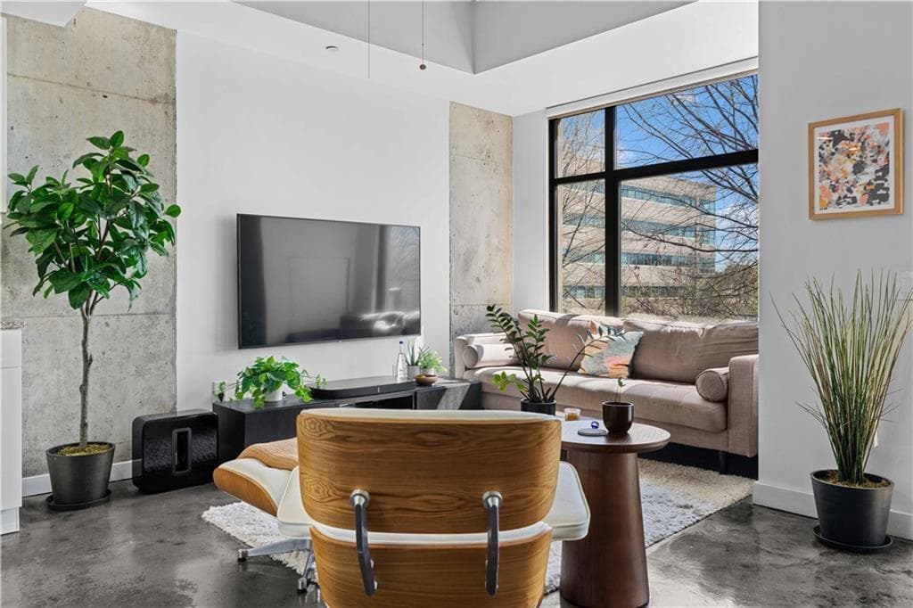 1 bedroom, 1 bathroom, 820 sq ft condominium for sale at 335 W Ponce De Leon Avenue 404, Decatur, GA 30030