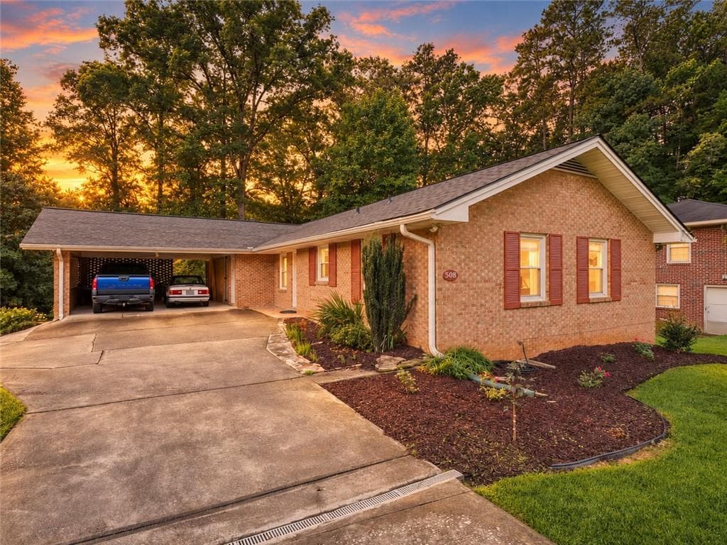 1 bedroom, 1 bathroom, 975 sq ft single family residence for rent at 508 Cool Creek Trail, Mableton, GA 30126 for $1,350 a month — photo 1 of 23