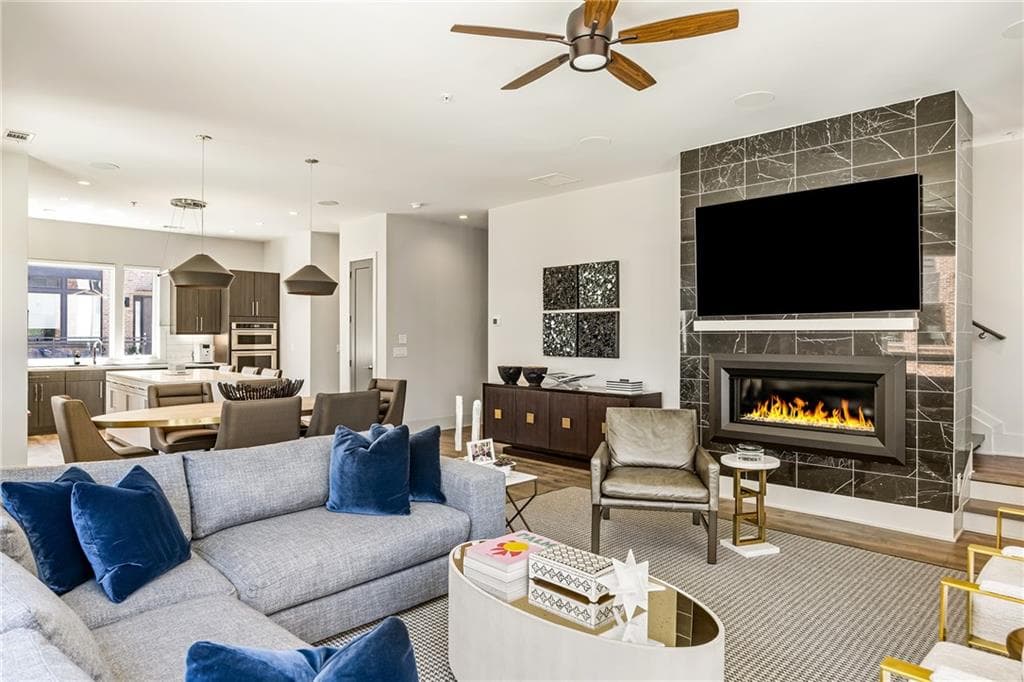 3 bedroom, 4 bathroom, 2,374 sq ft townhouse for rent at 1296 Chelsea Circle, Atlanta, GA 30318 for $4,600 a month — photo 6