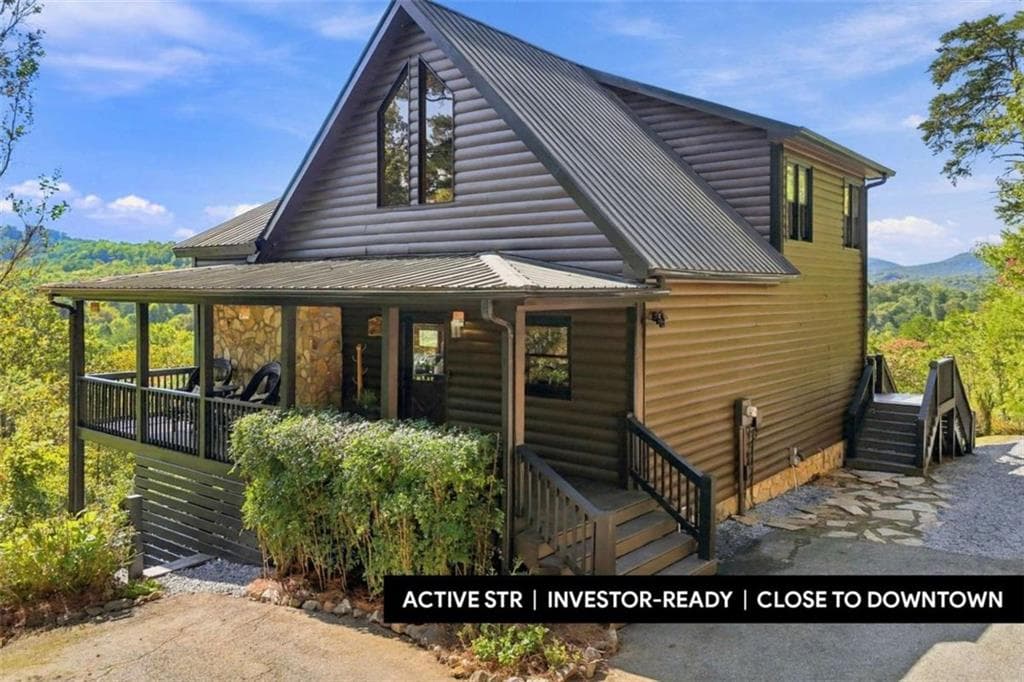 4 bedroom, 3 bathroom, 2,514 sq ft single family residence for sale at 221 Foxfire Road, Blue Ridge, GA 30513 — photo 1 of 58