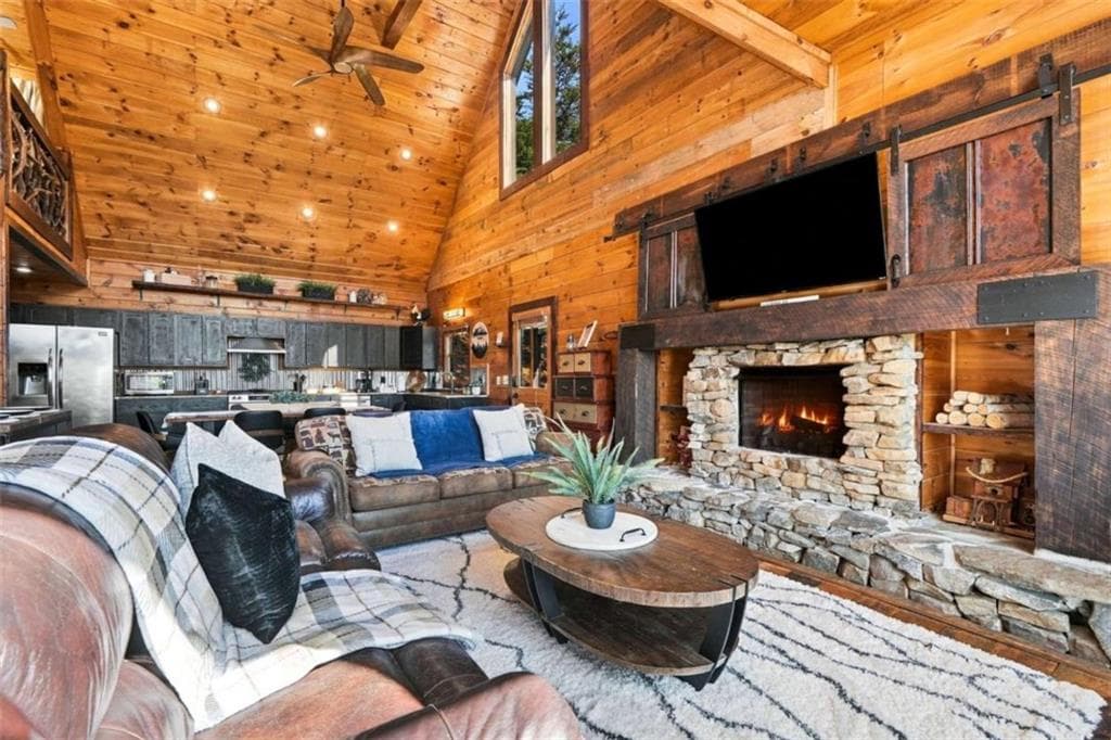 4 bedroom, 3 bathroom, 2,514 sq ft single family residence for sale at 221 Foxfire Road, Blue Ridge, GA 30513 — photo 4