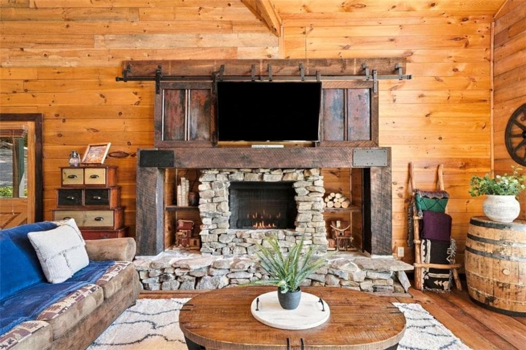 4 bedroom, 3 bathroom, 2,514 sq ft single family residence for sale at 221 Foxfire Road, Blue Ridge, GA 30513 — photo 6