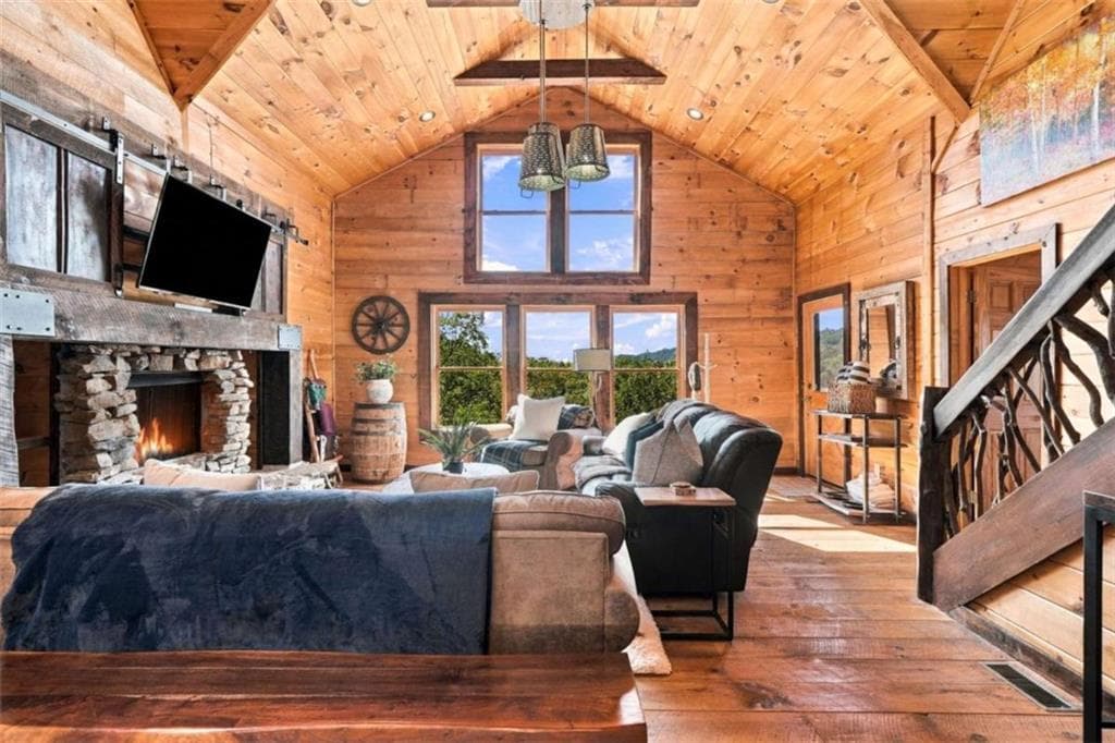 4 bedroom, 3 bathroom, 2,514 sq ft single family residence for sale at 221 Foxfire Road, Blue Ridge, GA 30513 — photo 7