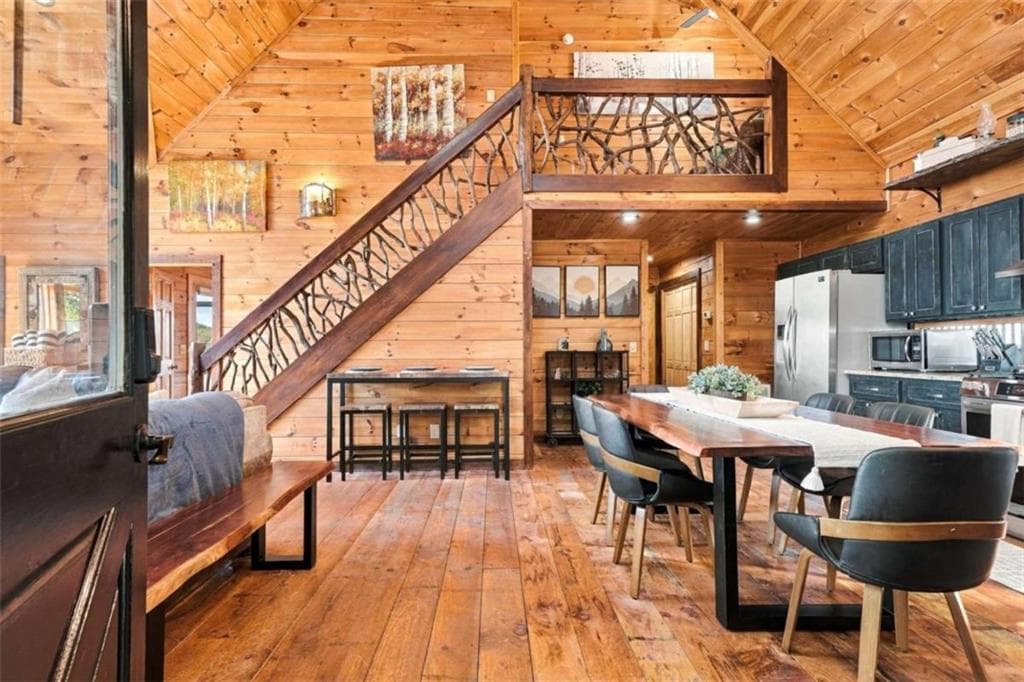 4 bedroom, 3 bathroom, 2,514 sq ft single family residence for sale at 221 Foxfire Road, Blue Ridge, GA 30513 — photo 9