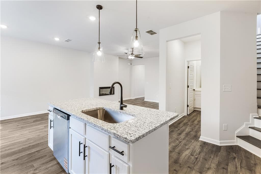 3 bedroom, 3 bathroom, 1,736 sq ft townhouse for sale at 347 Yukon Drive, Conyers, GA 30094 — photo 7