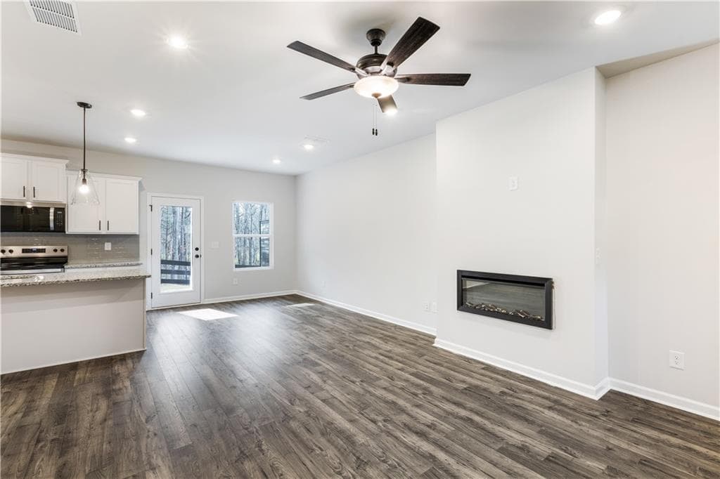 3 bedroom, 3 bathroom, 1,736 sq ft townhouse for sale at 343 Yukon Drive, Conyers, GA 30094 — photo 4