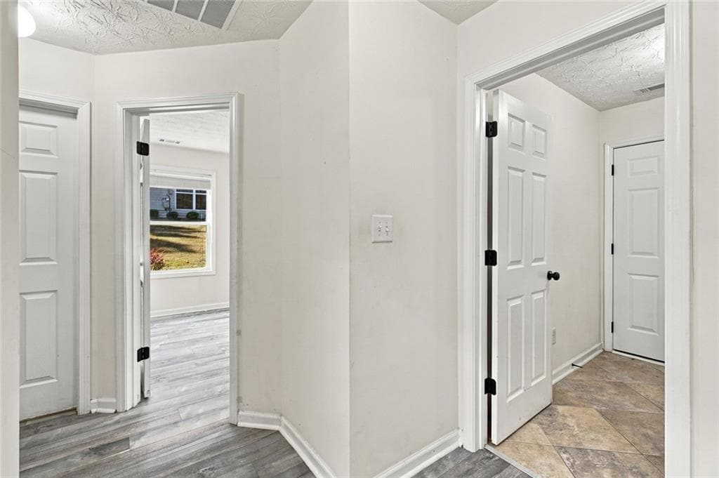 3 bedroom, 2 bathroom, 2,550 sq ft single family residence under contract at 2517 Weycroft Circle, Dacula, GA 30019 — photo 10