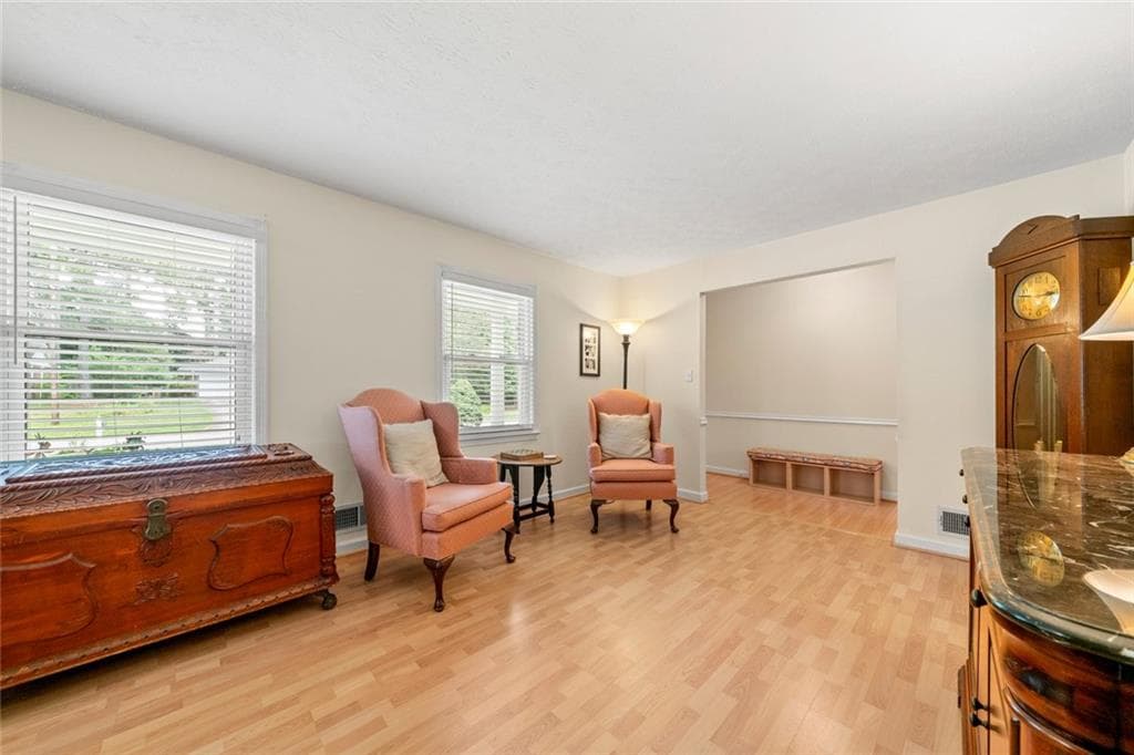 3 bedroom, 2 bathroom, 1,762 sq ft single family residence for rent at 2866 London Court, Marietta, GA 30062 for $2,550 a month — photo 3