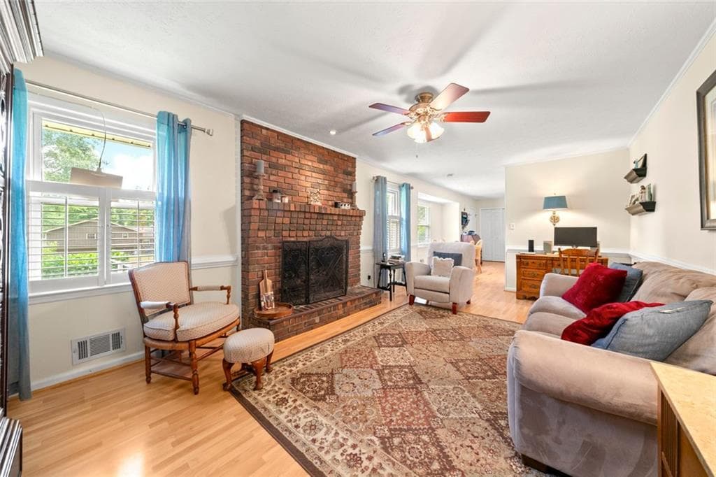 3 bedroom, 2 bathroom, 1,762 sq ft single family residence for rent at 2866 London Court, Marietta, GA 30062 for $2,550 a month — photo 4