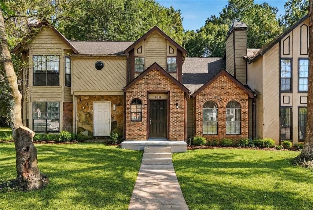 2 bedroom, 2 bathroom, 966 sq ft townhouse for sale at 818 Heritage Oaks Drive, Stone Mountain, GA 30088 — photo 2