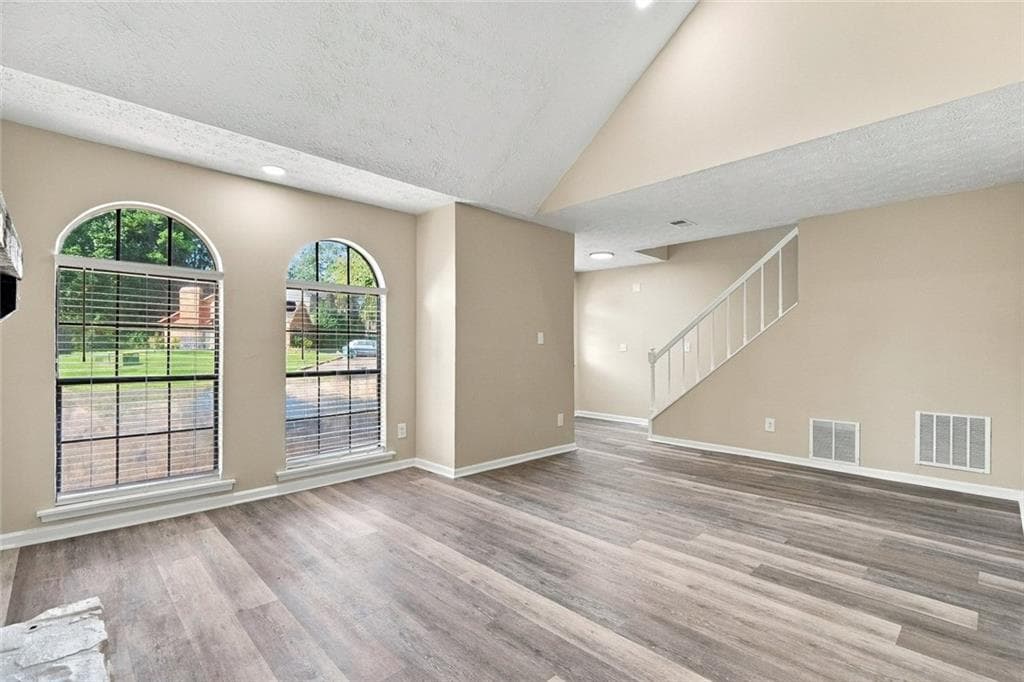 2 bedroom, 2 bathroom, 966 sq ft townhouse for sale at 818 Heritage Oaks Drive, Stone Mountain, GA 30088 — photo 4