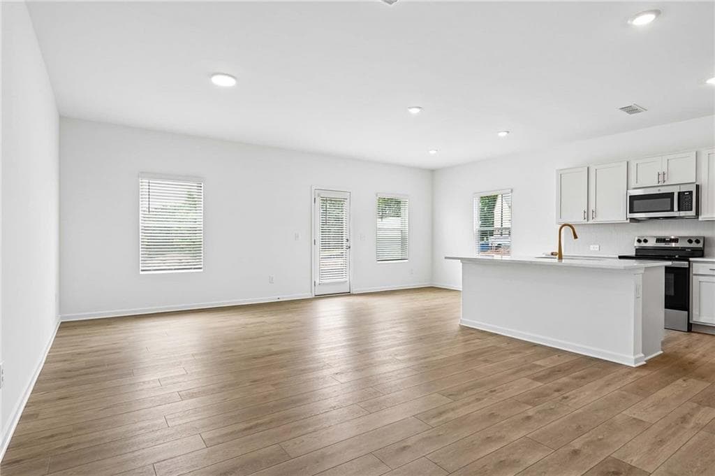 3 bedroom, 3 bathroom, 1,801 sq ft townhouse for sale at 288 Kinship Drive, Mableton, GA 30126 — photo 4