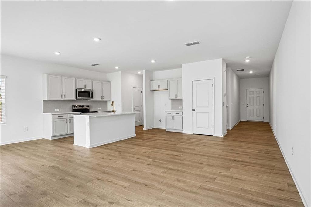 3 bedroom, 3 bathroom, 1,801 sq ft townhouse for sale at 288 Kinship Drive, Mableton, GA 30126 — photo 7