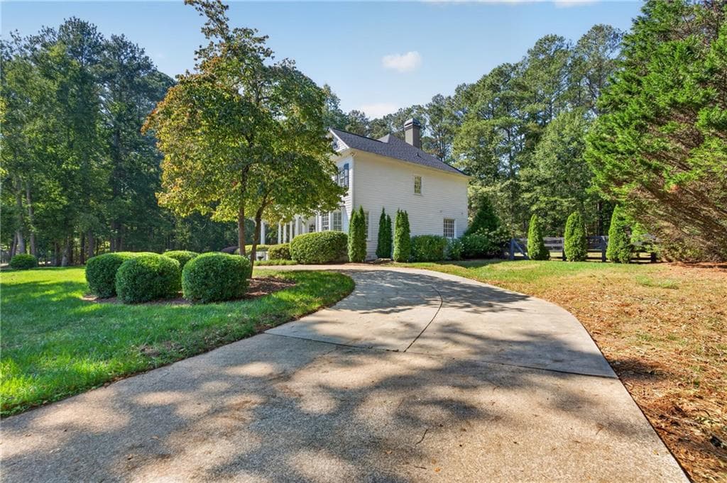 4 bedroom, 4 bathroom, 3,316 sq ft single family residence for sale at 205 Little River Farms Trail, Canton, GA 30115 — photo 8