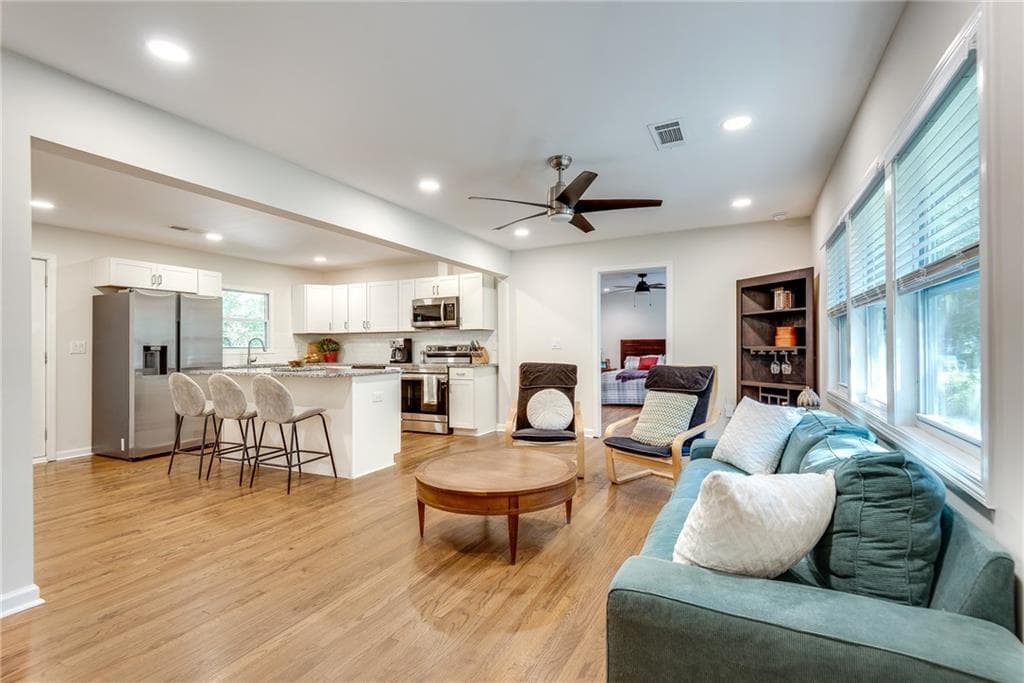 3 bedroom, 2 bathroom, 1,389 sq ft single family residence for sale at 2994 Westbury Drive, Decatur, GA 30033 — photo 5