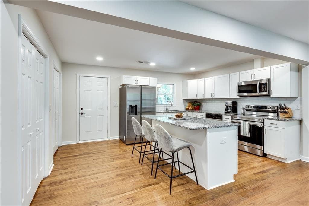 3 bedroom, 2 bathroom, 1,389 sq ft single family residence for sale at 2994 Westbury Drive, Decatur, GA 30033 — photo 6