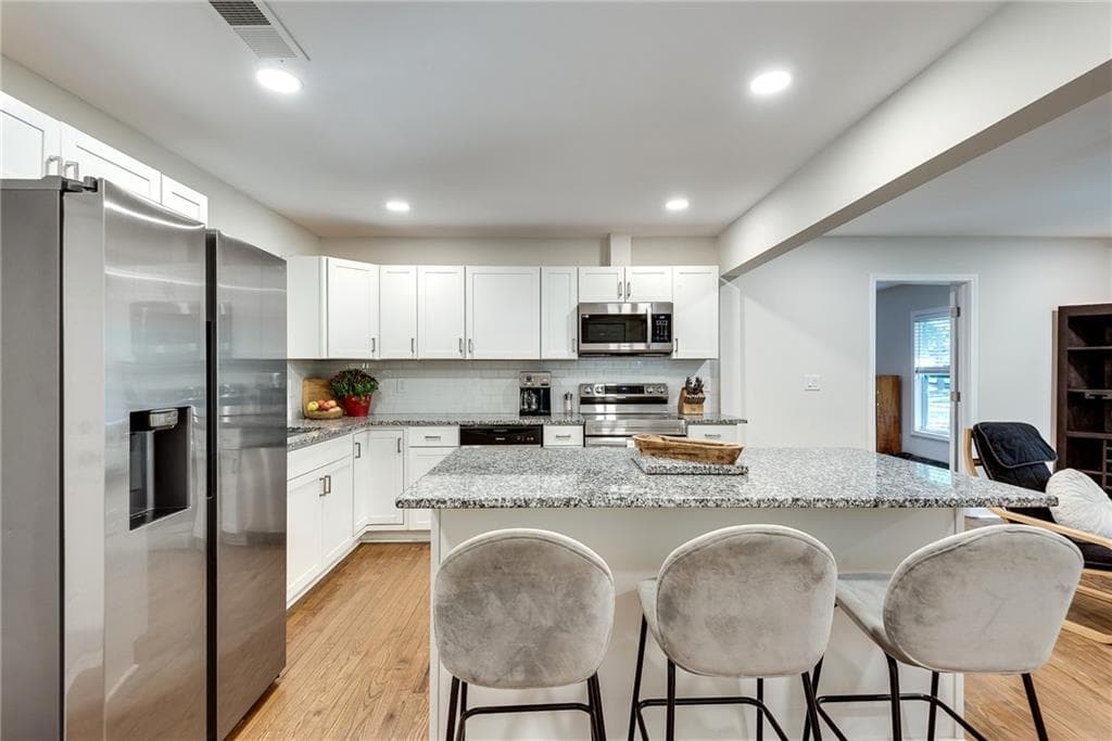 3 bedroom, 2 bathroom, 1,389 sq ft single family residence for sale at 2994 Westbury Drive, Decatur, GA 30033 — photo 10