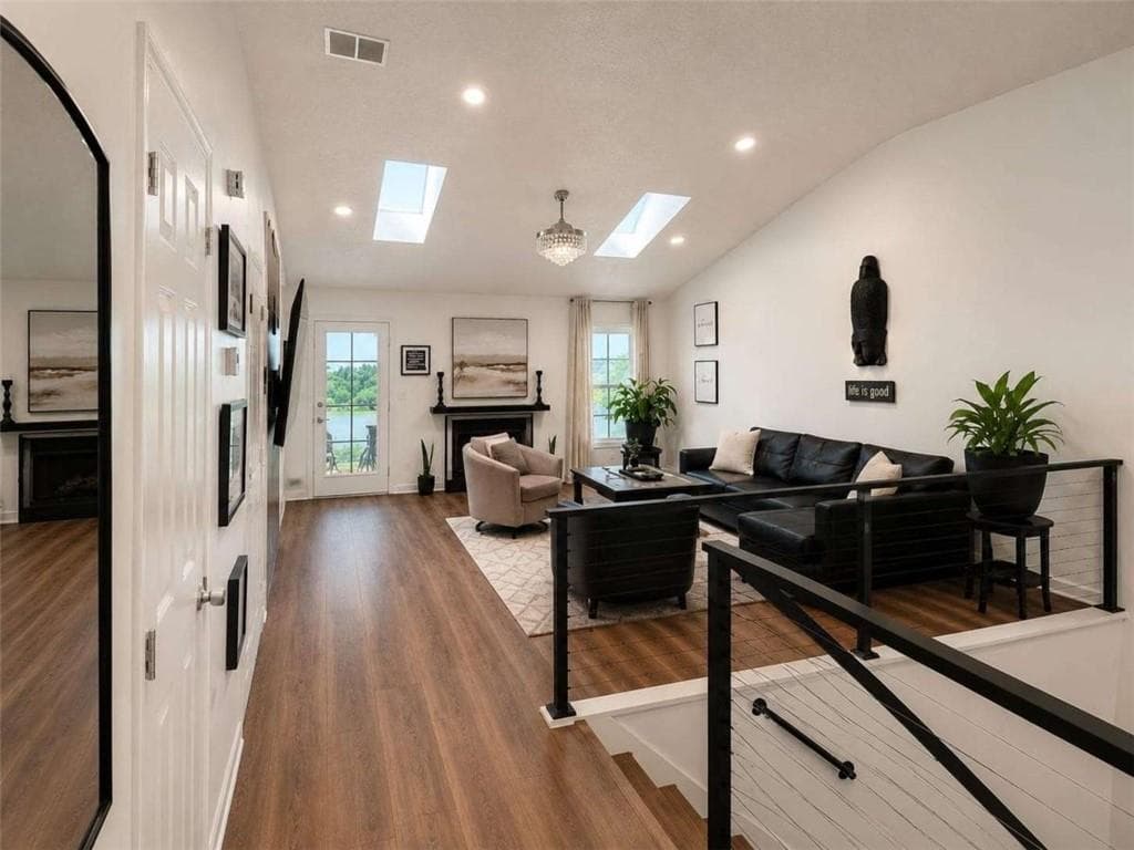 3 bedroom, 3 bathroom, 2,548 sq ft townhouse for rent at 7953 Woodlake Drive, Riverdale, GA 30274 for $1,850 a month — photo 2