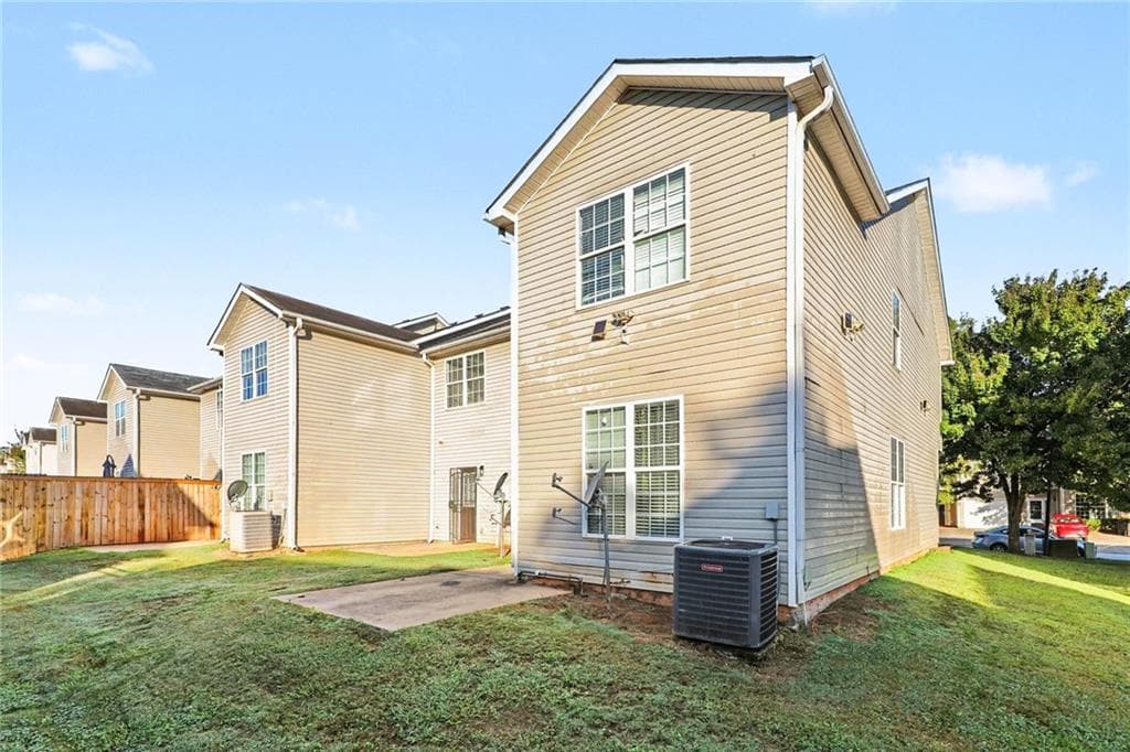 3 bedroom, 3 bathroom, 1,564 sq ft townhouse for sale at 2262 Nicole Drive, Hampton, GA 30228 — photo 1 of 23